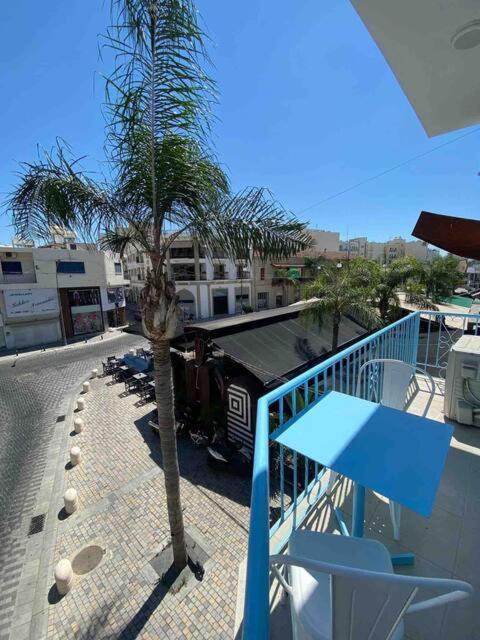 2 Bedroom Apt In Ermou 4 Minute Walk Beach Larnaca Exteriör bild