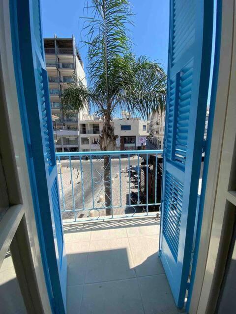 2 Bedroom Apt In Ermou 4 Minute Walk Beach Larnaca Exteriör bild