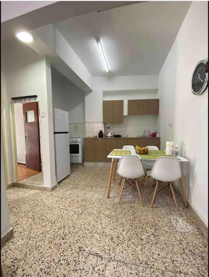 2 Bedroom Apt In Ermou 4 Minute Walk Beach Larnaca Exteriör bild