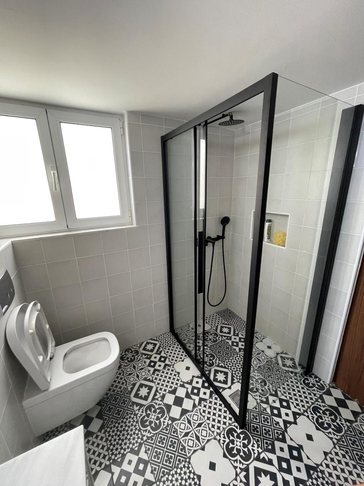 2 Bedroom Apt In Ermou 4 Minute Walk Beach Larnaca Exteriör bild